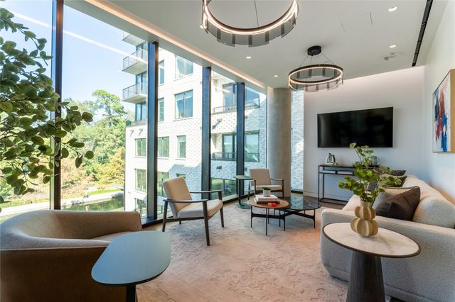 1 Riva Row 1117, The Woodlands, TX 77380