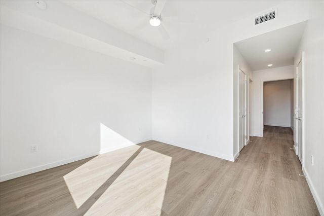 1 Riva Row 1117, The Woodlands, TX 77380