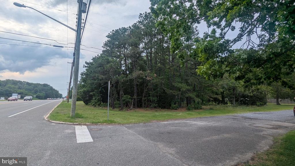 B: 569 L:32 WHITE HORSE PIKE, Absecon, NJ 08205