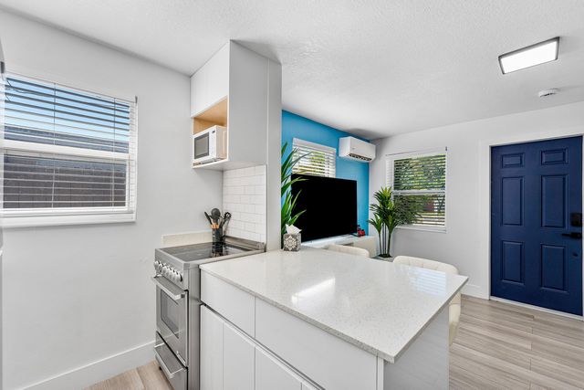 1545 NE 32nd Street 2, Oakland Park, FL 33334