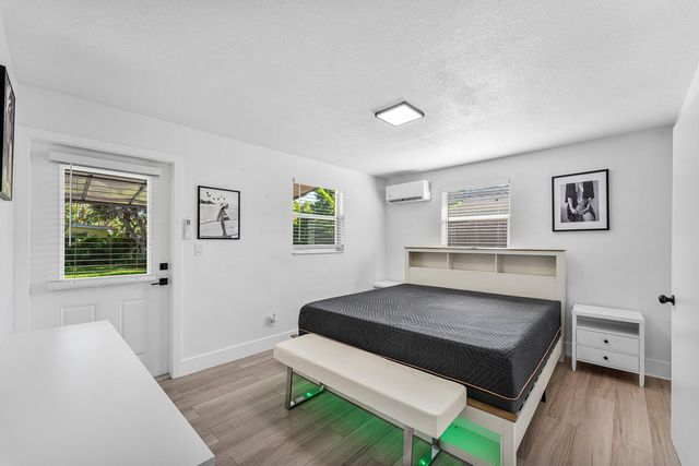 1545 NE 32nd Street 2, Oakland Park, FL 33334
