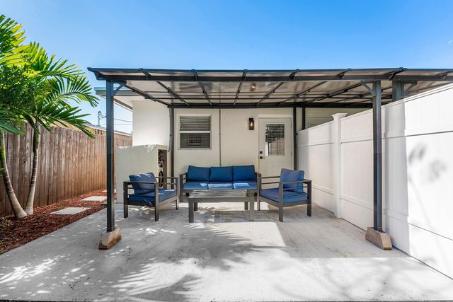1545 NE 32nd Street 2, Oakland Park, FL 33334
