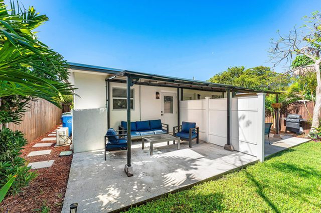 1545 NE 32nd Street 2, Oakland Park, FL 33334