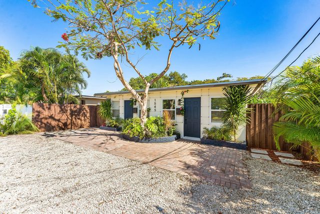 1545 NE 32nd Street 2, Oakland Park, FL 33334