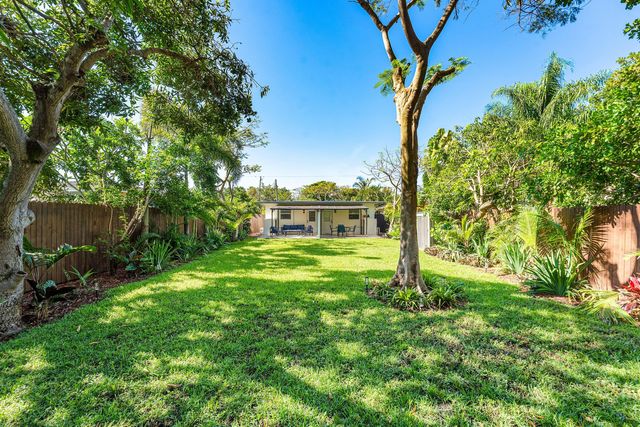 1545 NE 32nd Street 2, Oakland Park, FL 33334