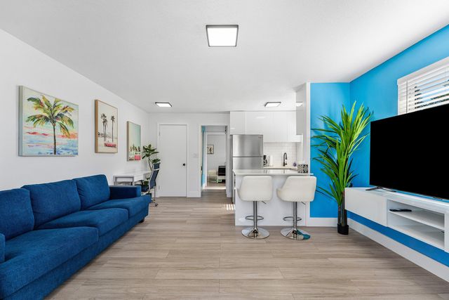 1545 NE 32nd Street 2, Oakland Park, FL 33334