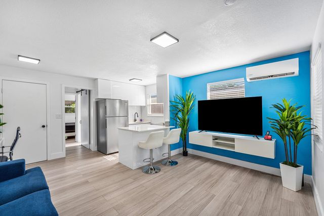 1545 NE 32nd Street 2, Oakland Park, FL 33334