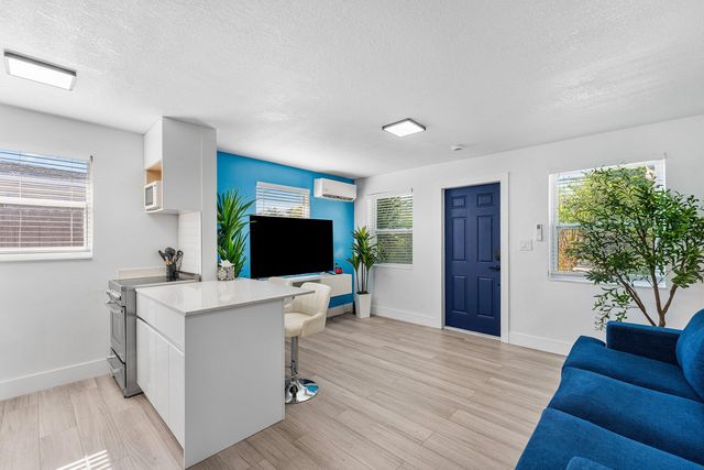1545 NE 32nd Street 2, Oakland Park, FL 33334