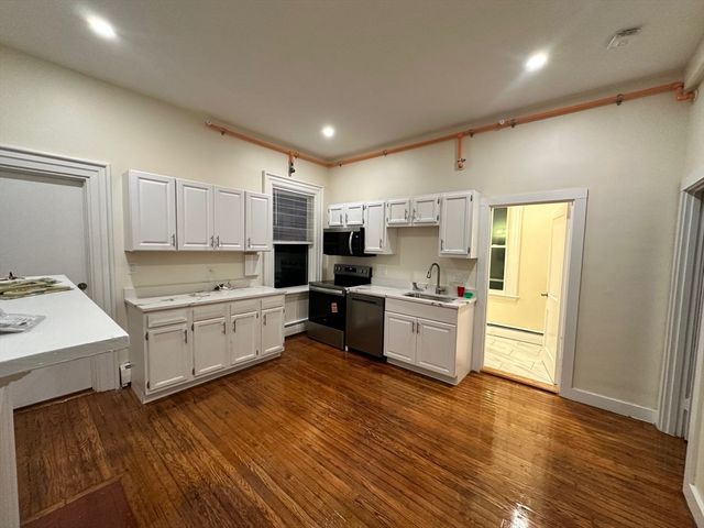 440 Newtonville Ave 1, Newton, MA 02460