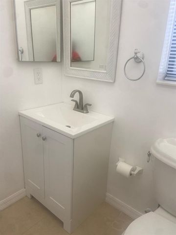 4820 Lucerne Lakes Boulevard W 205, Lake Worth, FL 33467