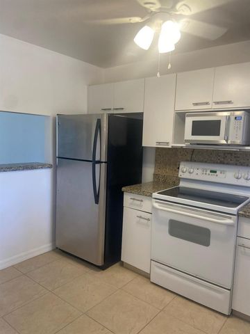 4820 Lucerne Lakes Boulevard W 205, Lake Worth, FL 33467