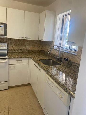 4820 Lucerne Lakes Boulevard W 205, Lake Worth, FL 33467