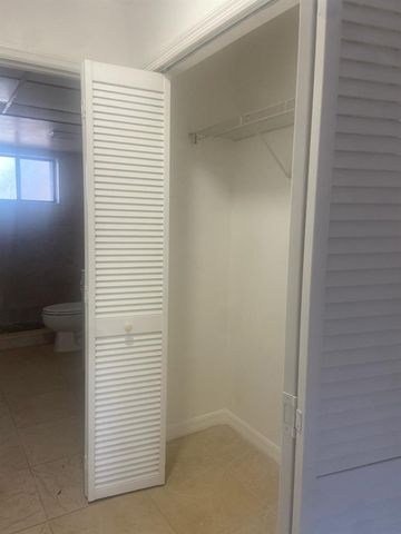 4820 Lucerne Lakes Boulevard W 205, Lake Worth, FL 33467