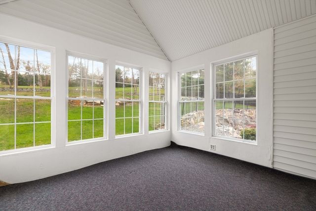 253 Shining Rock Dr, Northbridge, MA 01534