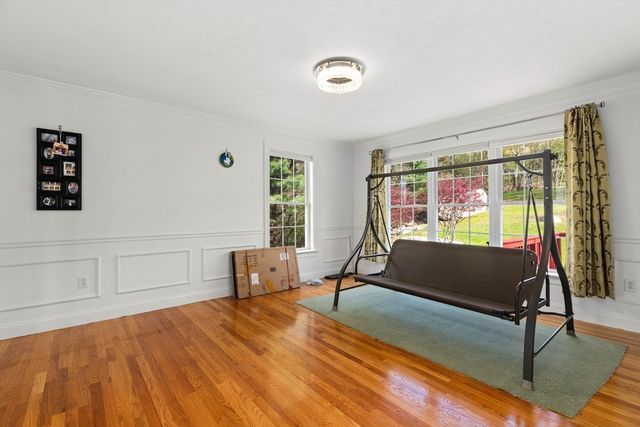 253 Shining Rock Dr, Northbridge, MA 01534