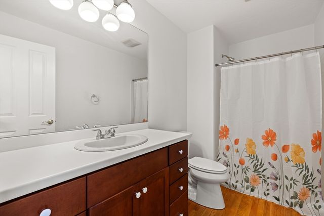253 Shining Rock Dr, Northbridge, MA 01534