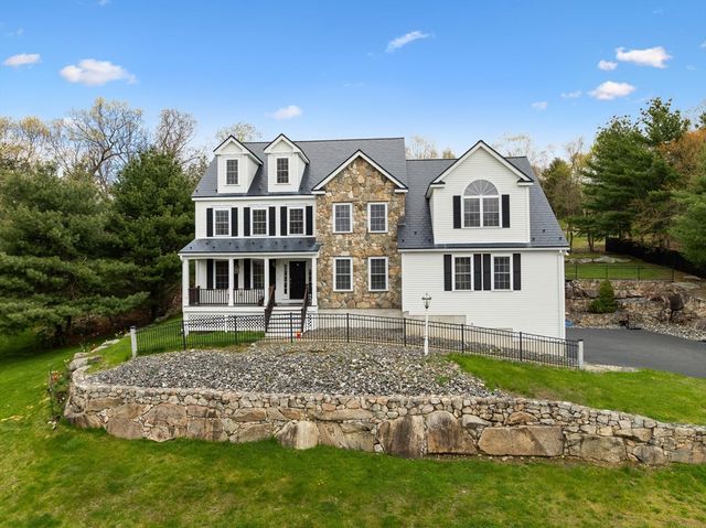 253 Shining Rock Dr, Northbridge, MA 01534