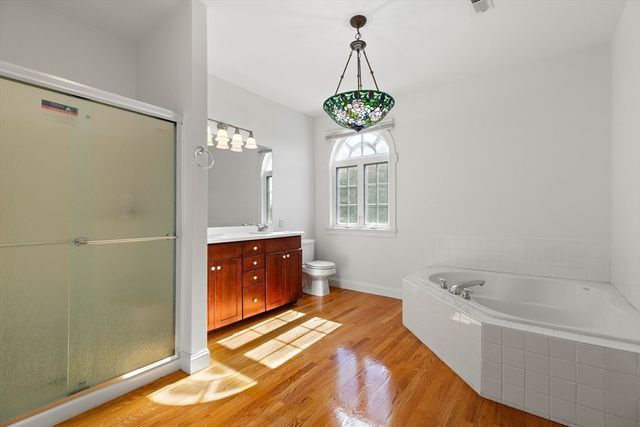 253 Shining Rock Dr, Northbridge, MA 01534
