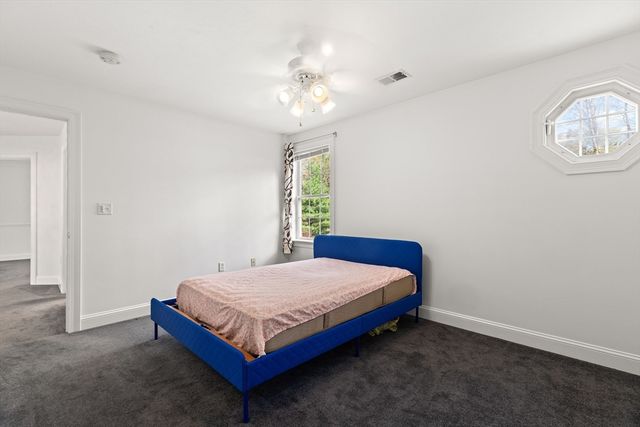 253 Shining Rock Dr, Northbridge, MA 01534