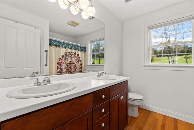253 Shining Rock Dr, Northbridge, MA 01534