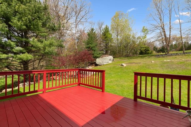 253 Shining Rock Dr, Northbridge, MA 01534