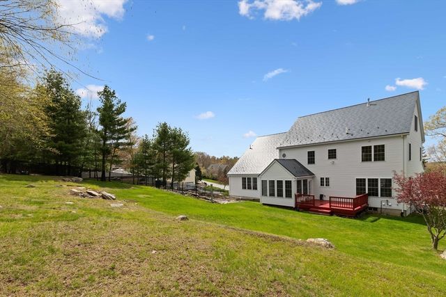 253 Shining Rock Dr, Northbridge, MA 01534
