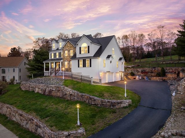 253 Shining Rock Dr, Northbridge, MA 01534
