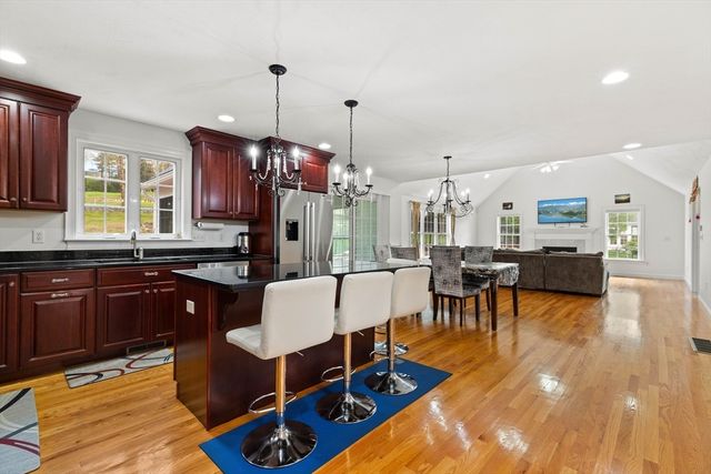 253 Shining Rock Dr, Northbridge, MA 01534
