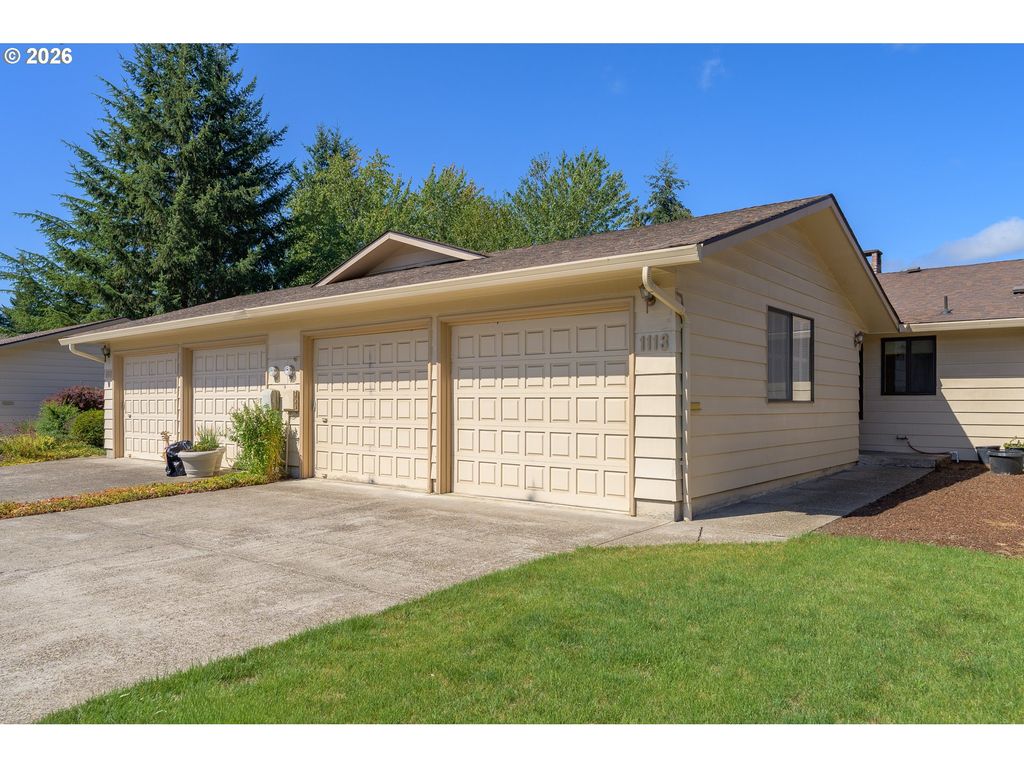 Image 1 of property listing at 1113 Nw MICHELBOOK Ln, Mc Minnville, OR 97128