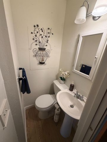 1197 S Minaret Ave, Turlock, CA 95380