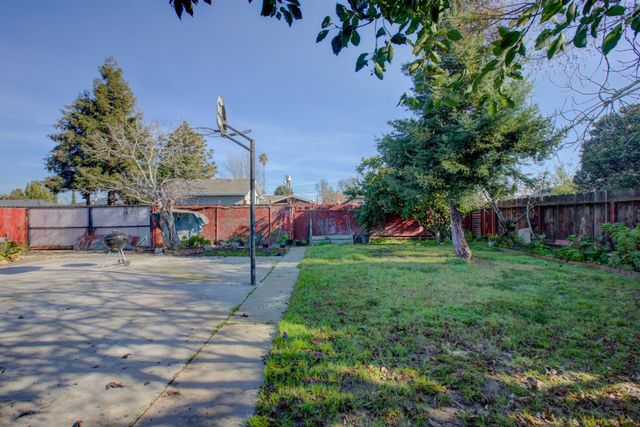 1197 S Minaret Ave, Turlock, CA 95380