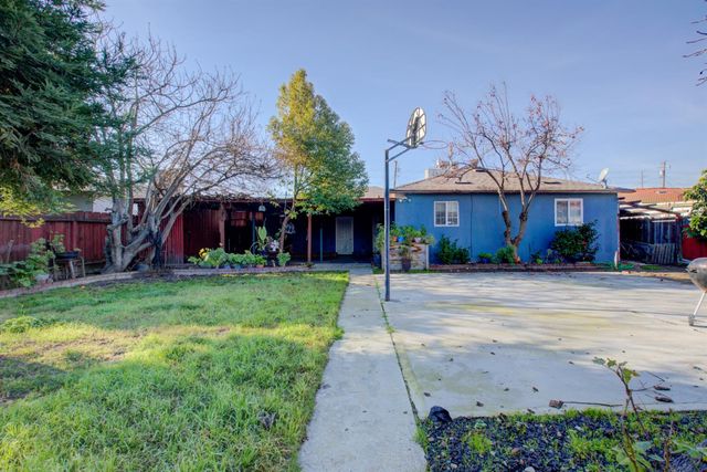 1197 S Minaret Ave, Turlock, CA 95380