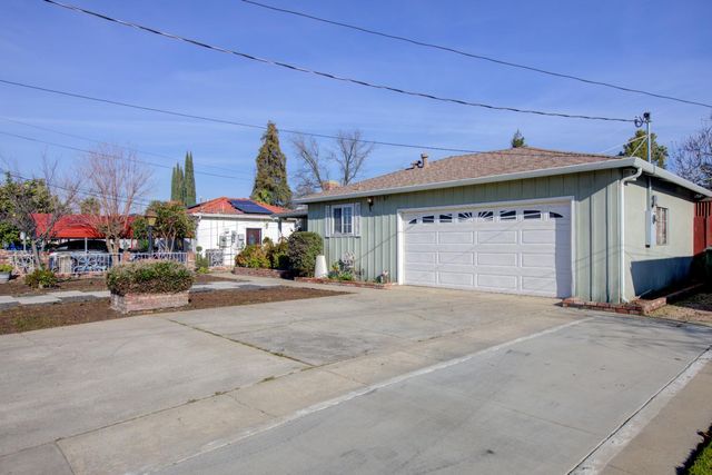 1197 S Minaret Ave, Turlock, CA 95380