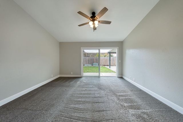 8600 Jade Crest Ct, Elk Grove, CA 95624