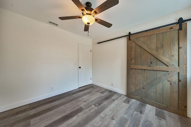 8600 Jade Crest Ct, Elk Grove, CA 95624