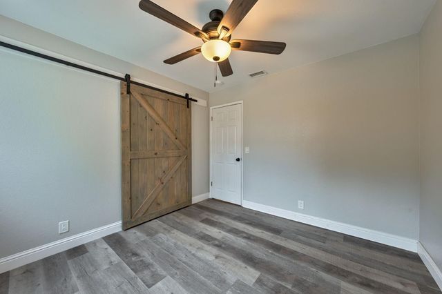 8600 Jade Crest Ct, Elk Grove, CA 95624