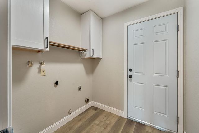 8600 Jade Crest Ct, Elk Grove, CA 95624