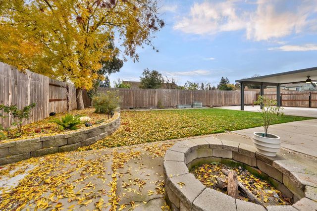 8600 Jade Crest Ct, Elk Grove, CA 95624