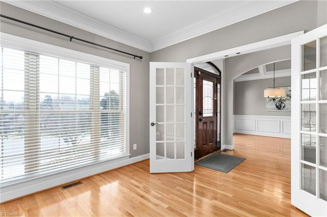 6003 Red Oak Court, Kernersville, NC 27284