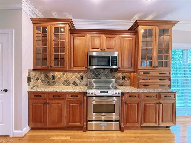 6003 Red Oak Court, Kernersville, NC 27284