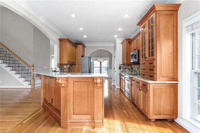 6003 Red Oak Court, Kernersville, NC 27284