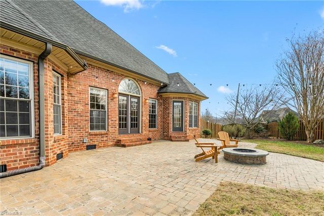 6003 Red Oak Court, Kernersville, NC 27284