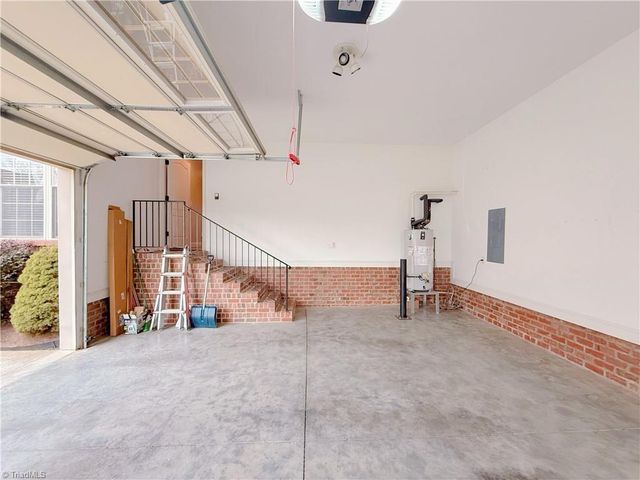 6003 Red Oak Court, Kernersville, NC 27284