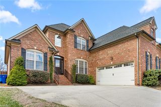 6003 Red Oak Court, Kernersville, NC 27284