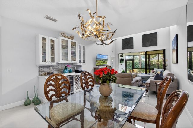 906 N Windermere Way, Palm Beach Gardens, FL 33418