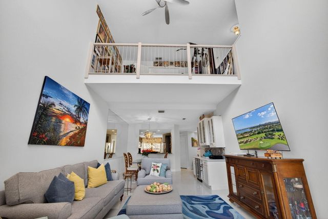 906 N Windermere Way, Palm Beach Gardens, FL 33418