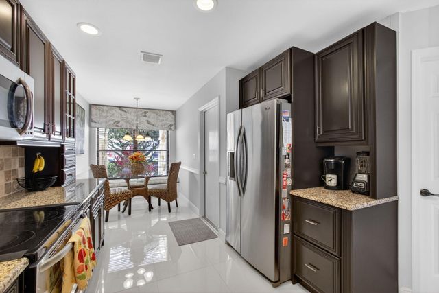 906 N Windermere Way, Palm Beach Gardens, FL 33418