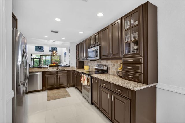 906 N Windermere Way, Palm Beach Gardens, FL 33418
