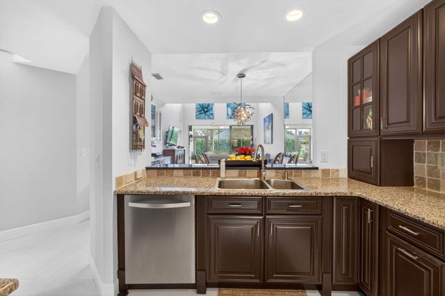 906 N Windermere Way, Palm Beach Gardens, FL 33418