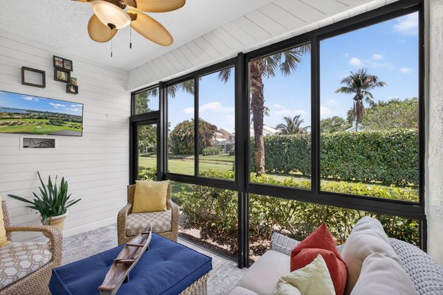 906 N Windermere Way, Palm Beach Gardens, FL 33418